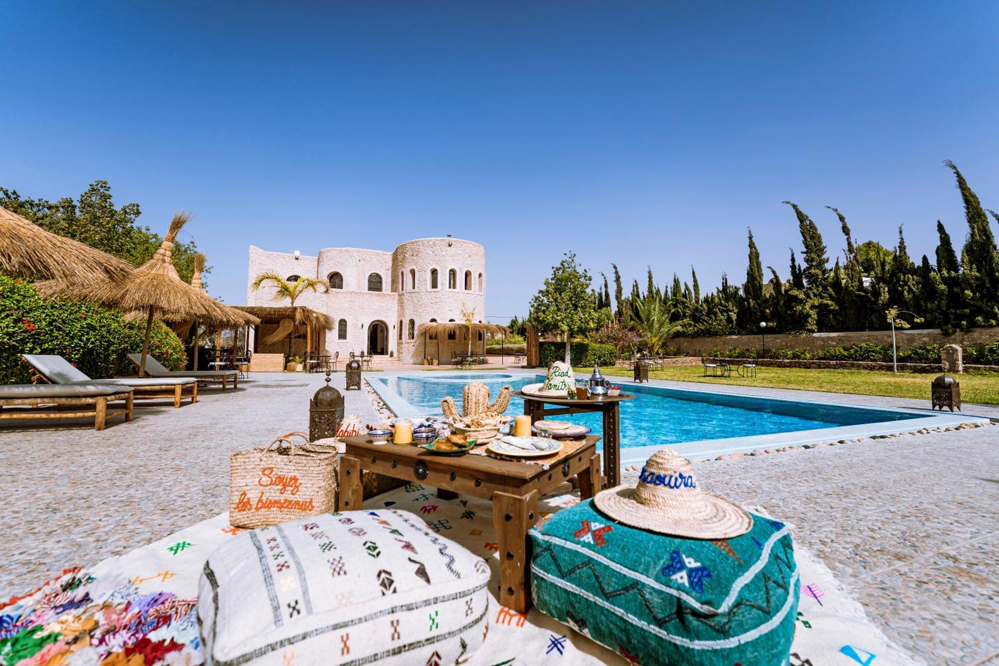 Riad Yanitri Piscine Chauffee As-Sawíra Exteriér fotografie
