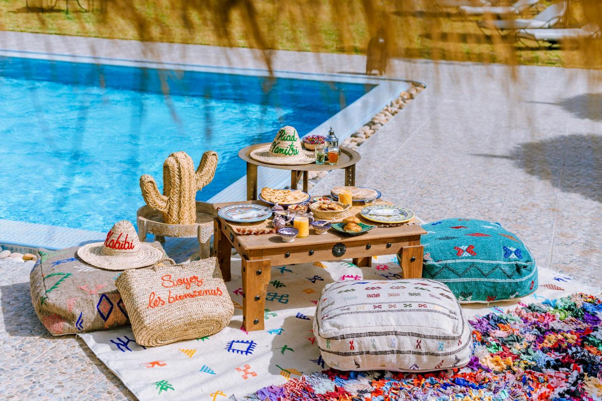 Riad Yanitri Piscine Chauffee As-Sawíra Exteriér fotografie